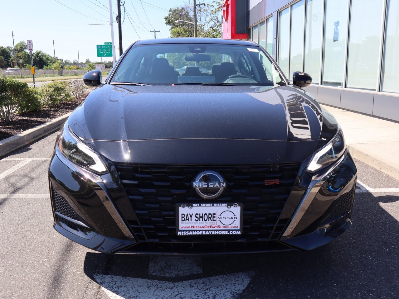 2025 Nissan Altima SR photo 2