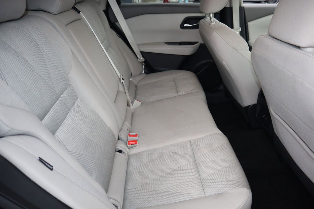 2025 Nissan Rogue SV - Photo 24