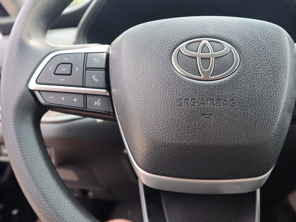 2025 Toyota Grand Highlander LE - Photo 23