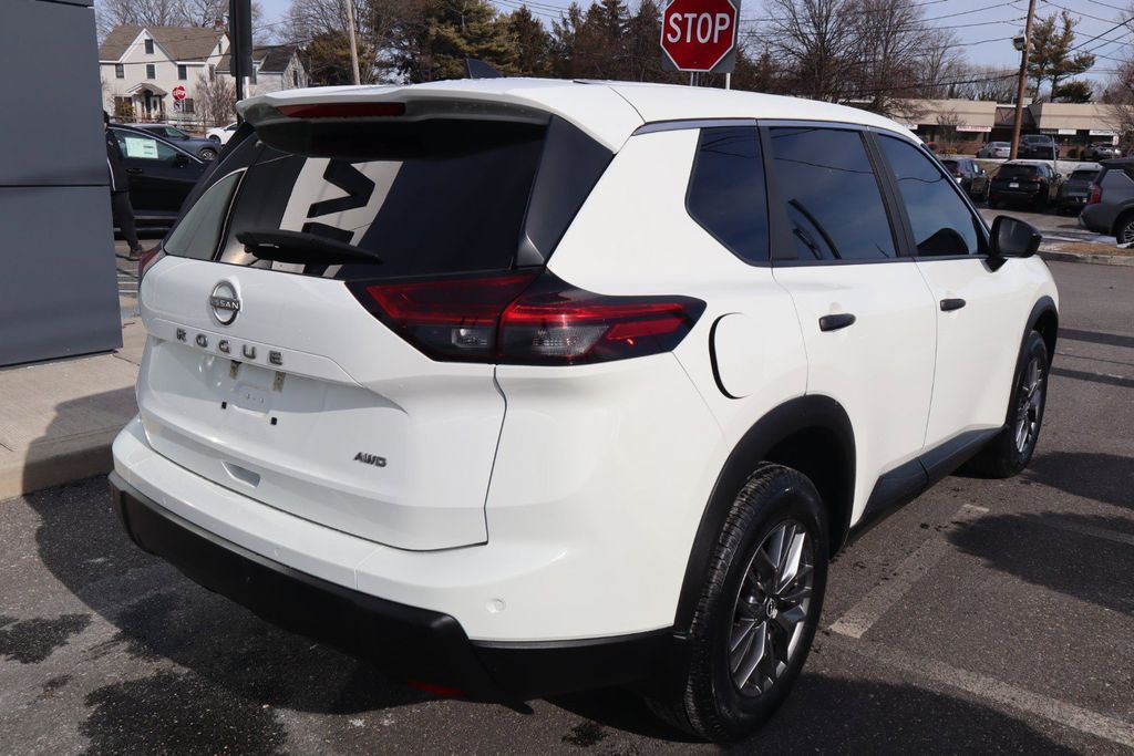 2025 Nissan Rogue S - Photo 6