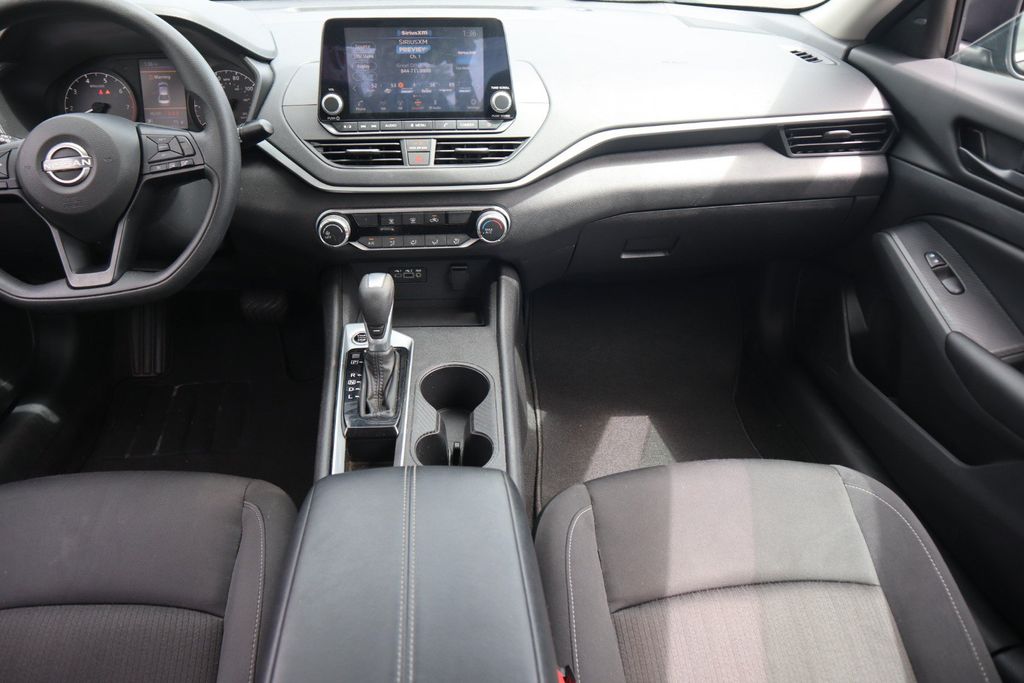 2025 Nissan Altima S - Photo 16