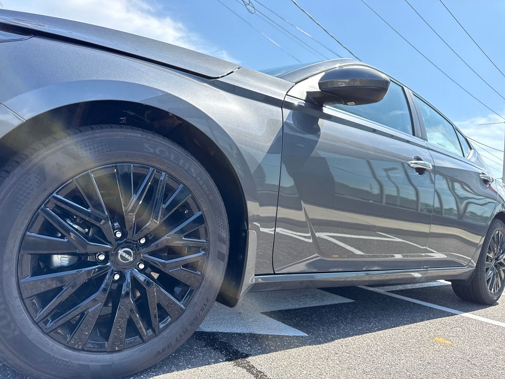 2025 Nissan Altima SV - Photo 10