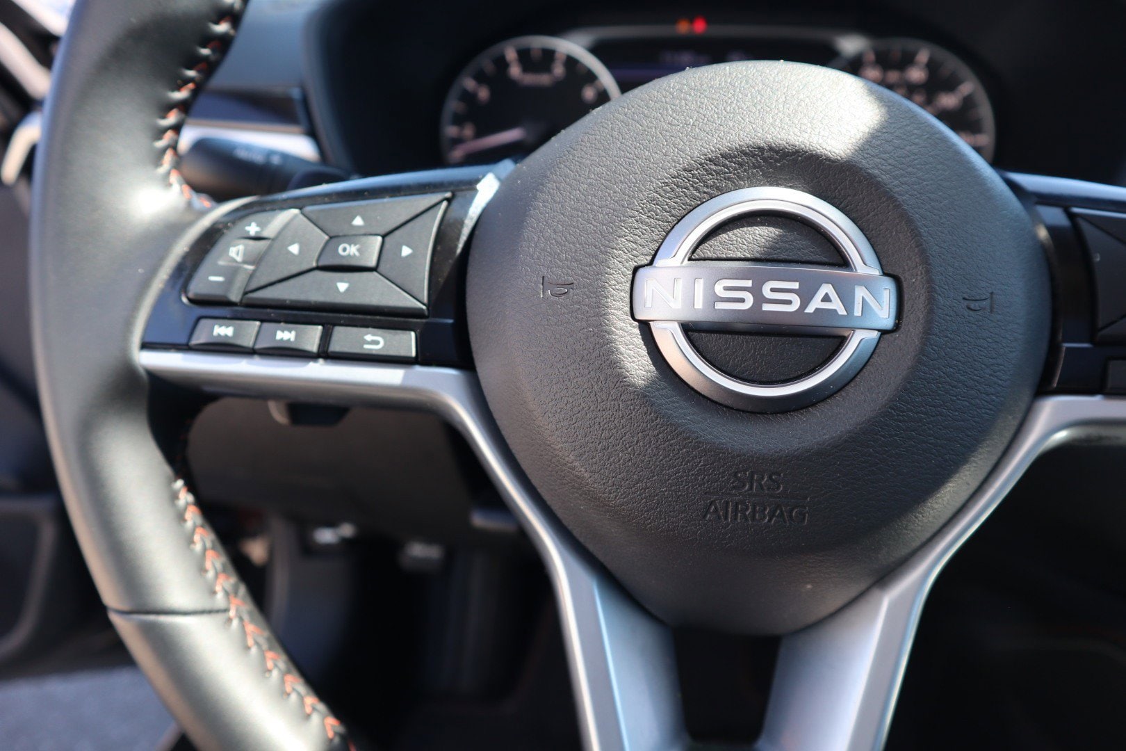 2025 Nissan Altima SR - Photo 20