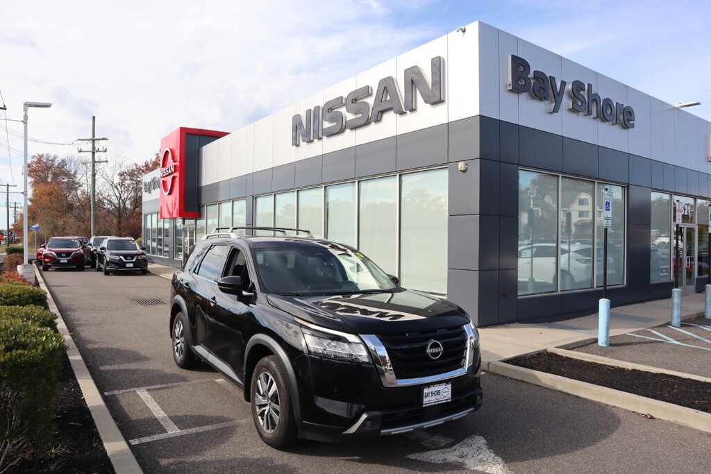 Used 2022 Nissan Pathfinder SL SUV