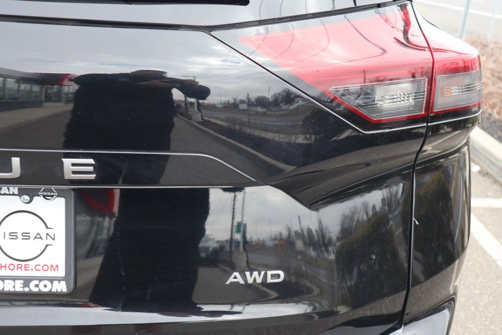 2025 Nissan Rogue SV - Photo 33