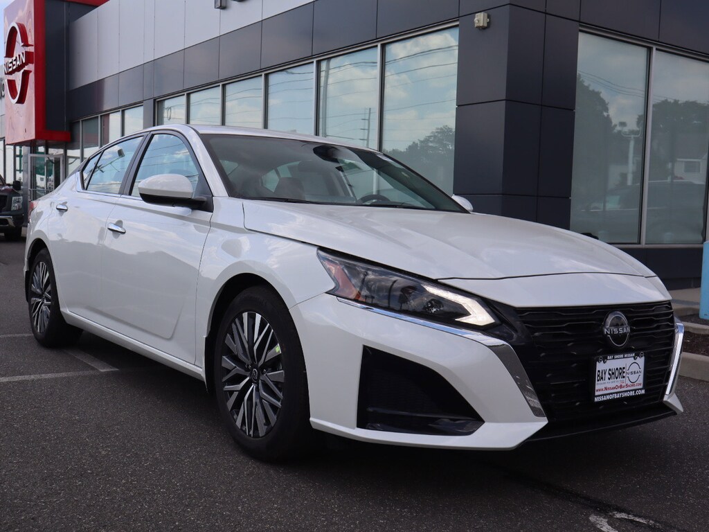 New 2025 Nissan Altima SV Sedan