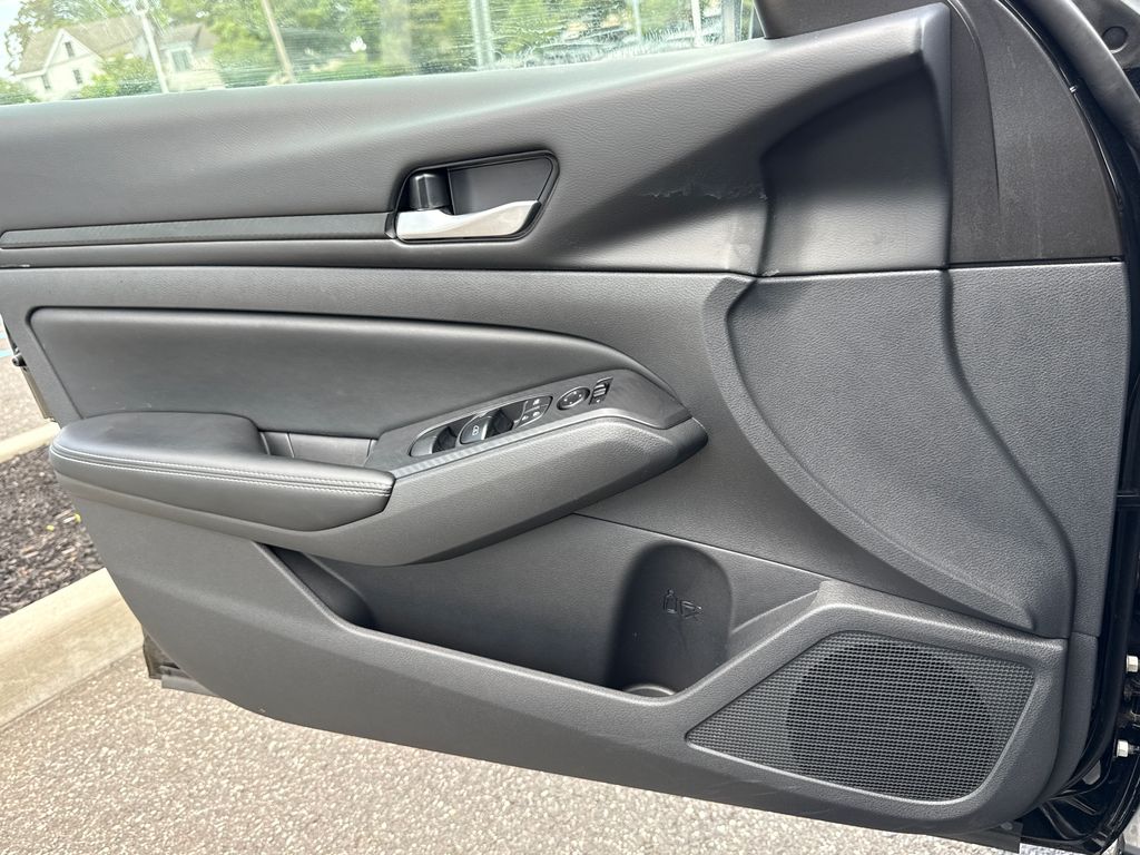 2025 Nissan Altima SV - Photo 25