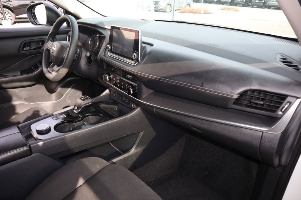 2025 Nissan Rogue S - Photo 27