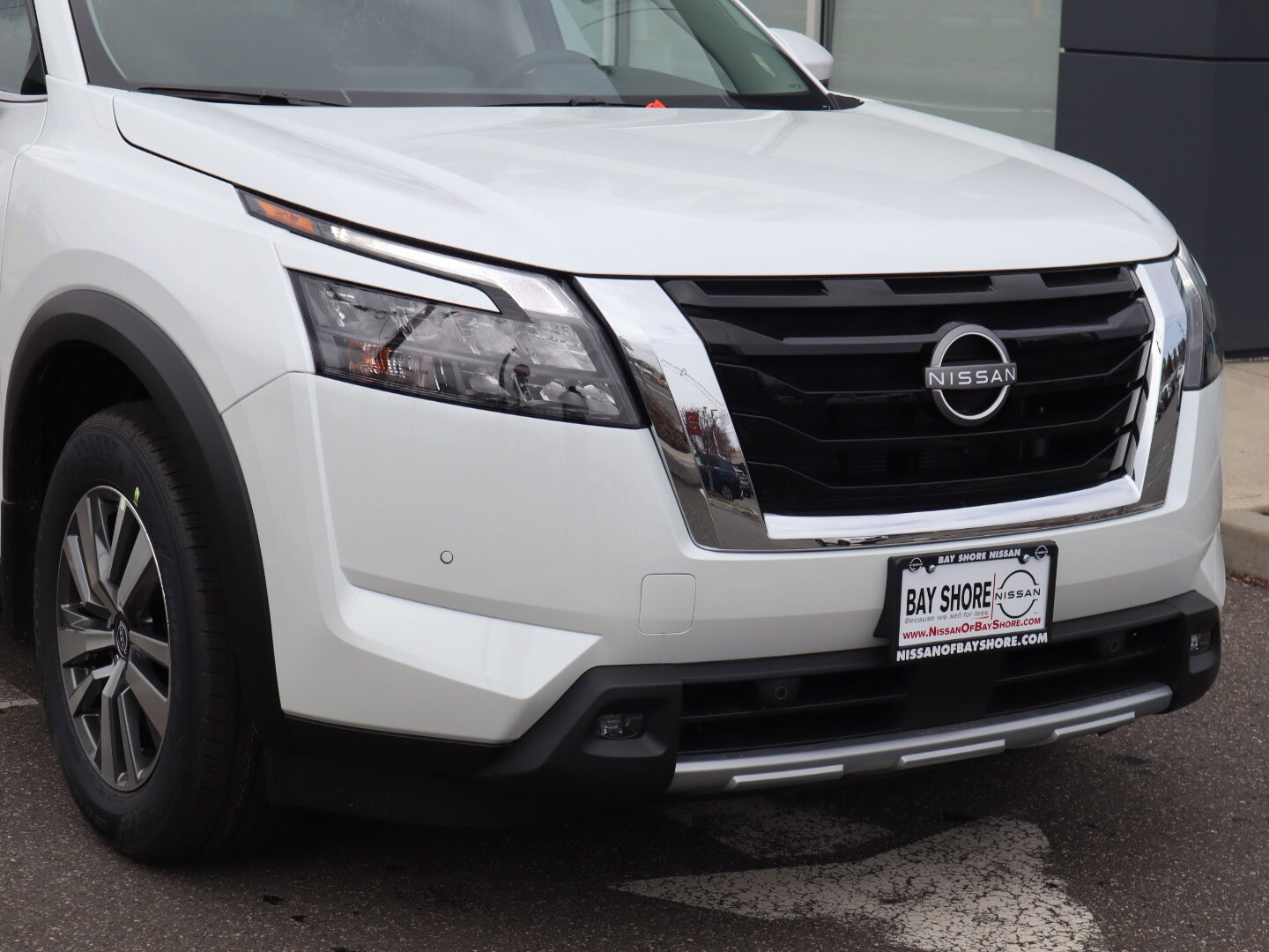 2025 Nissan Pathfinder SL photo 4