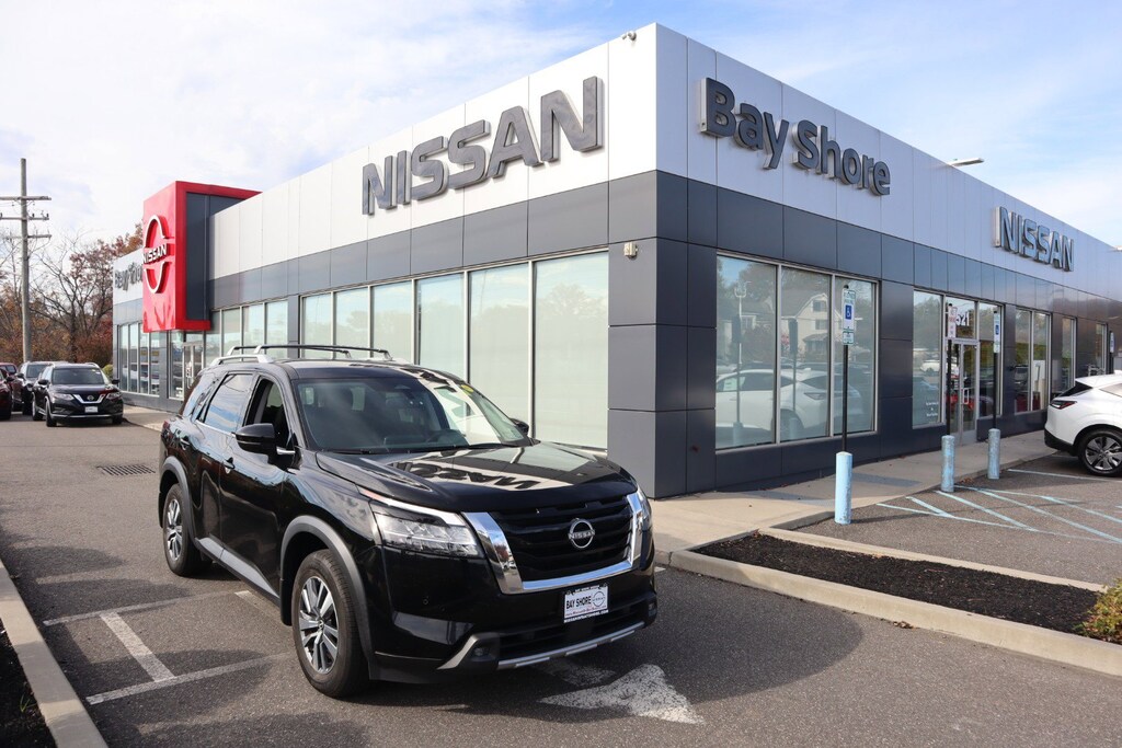 Used 2022 Nissan Pathfinder SL SUV