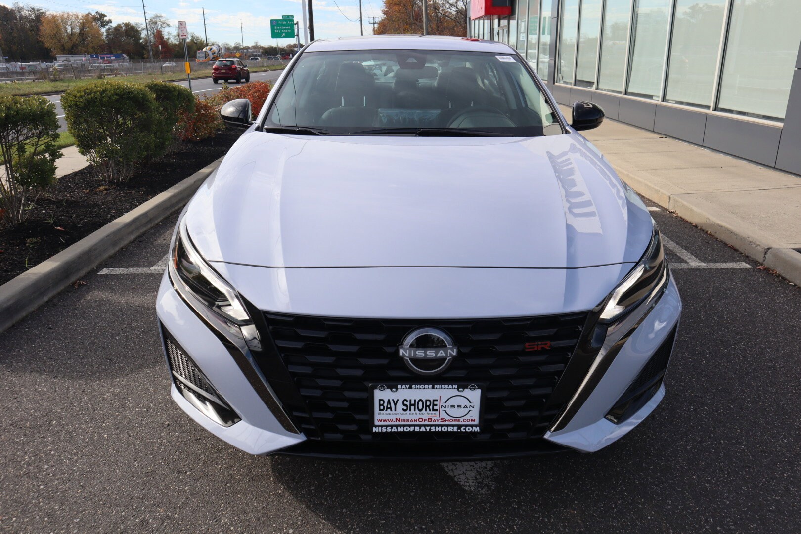 2025 Nissan Altima SR photo 2