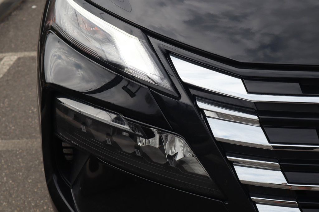 2025 Nissan Rogue SV - Photo 11