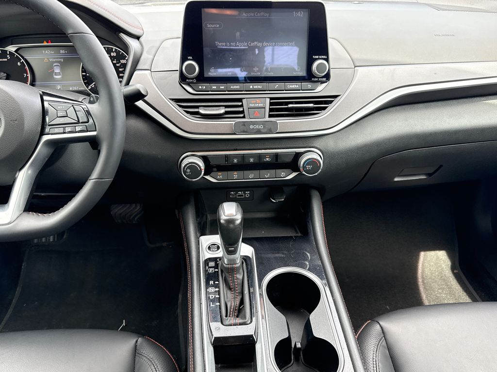2025 Nissan Altima SR - Photo 14