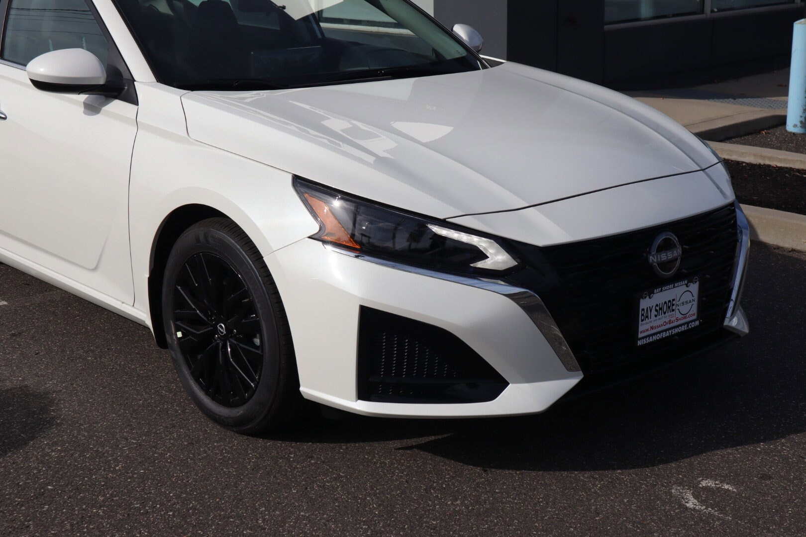 2025 Nissan Altima SV photo 3