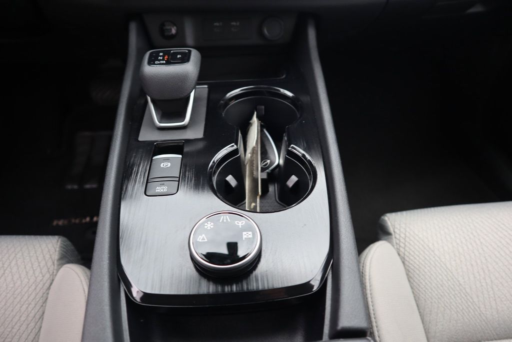 2025 Nissan Rogue SV - Photo 20