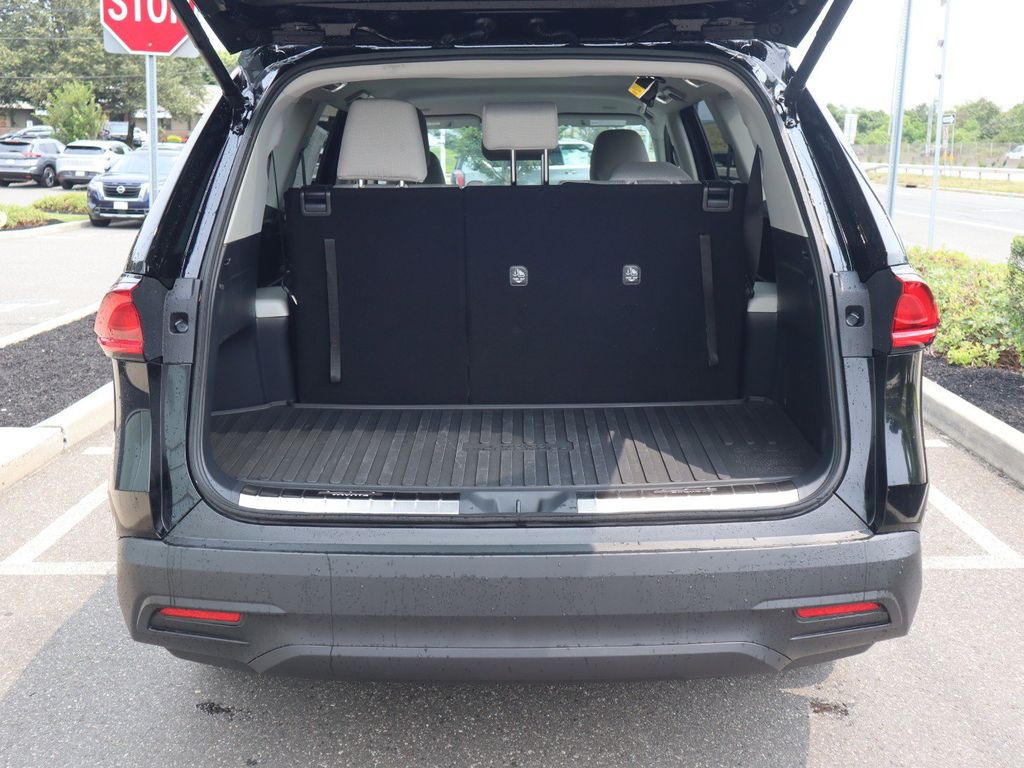 2025 Toyota Grand Highlander LE - Photo 34
