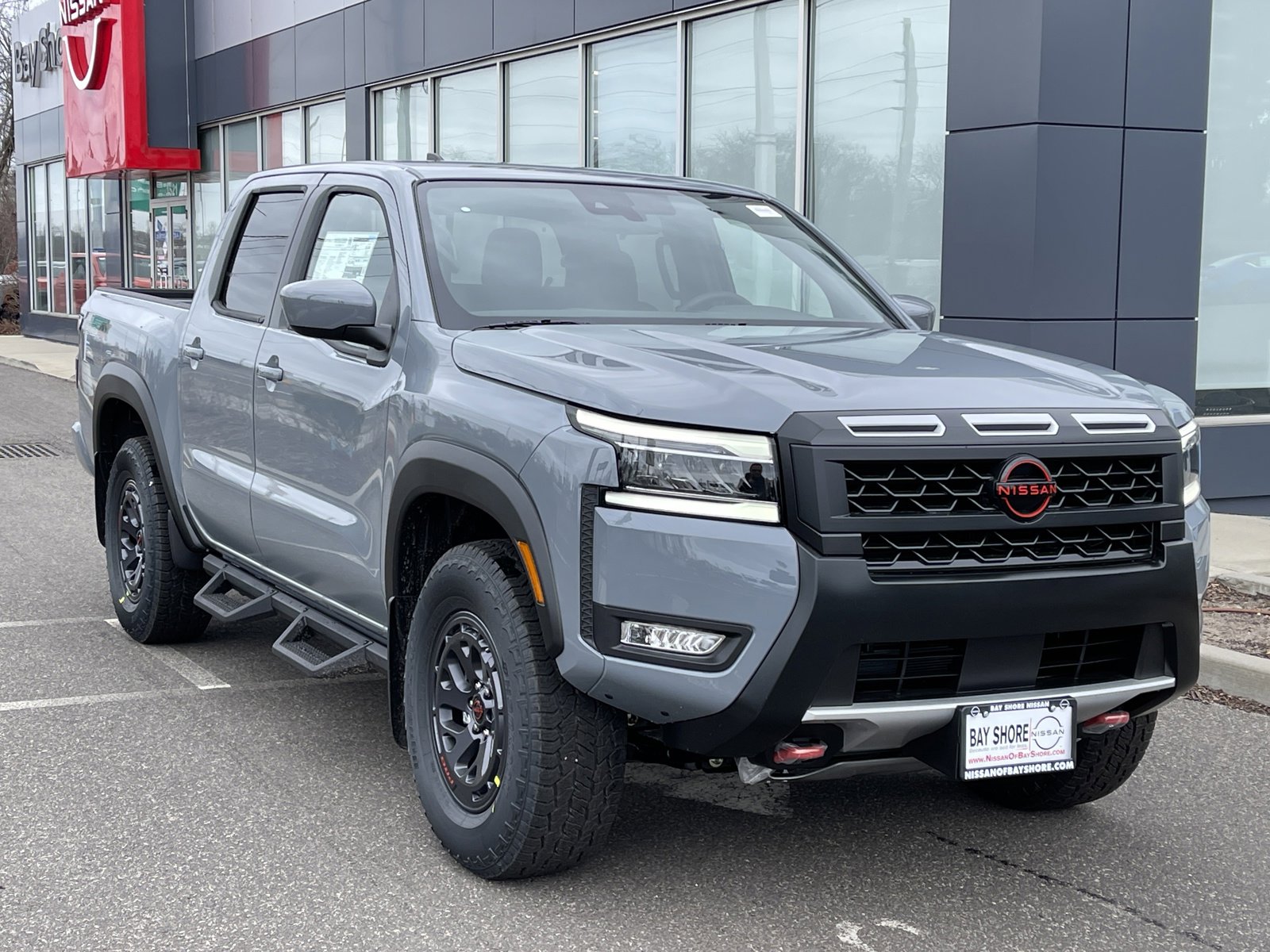 2025 Nissan Frontier PRO-4X photo 2