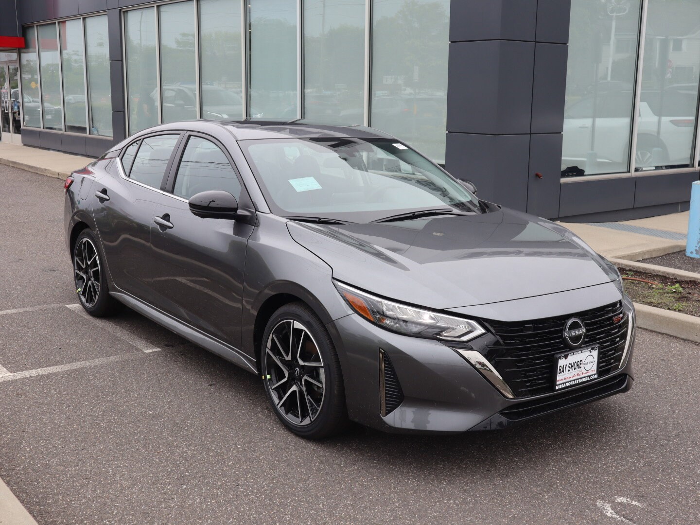 2025 Nissan Sentra SR photo 2
