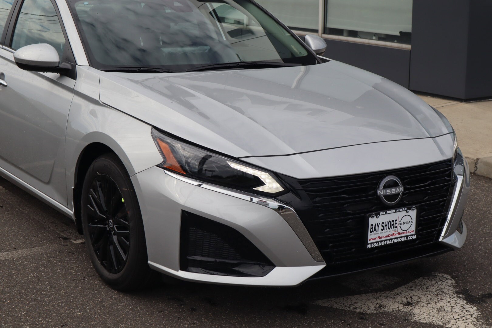 2025 Nissan Altima SV photo 2