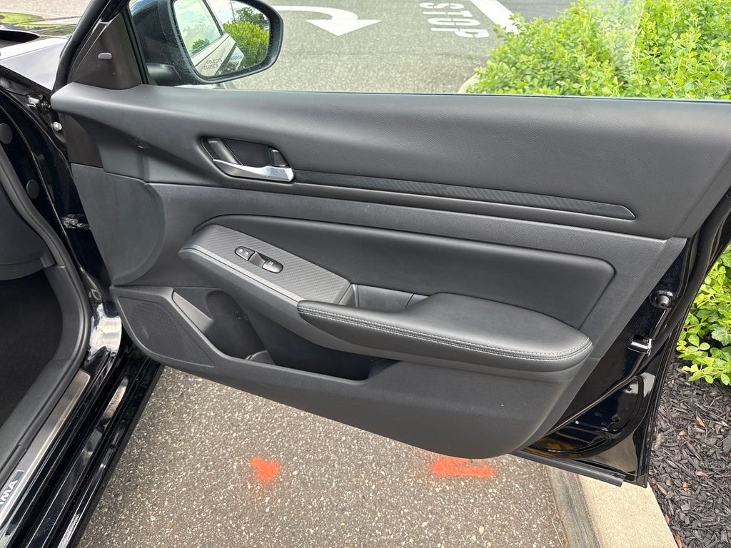 2025 Nissan Altima SV - Photo 29