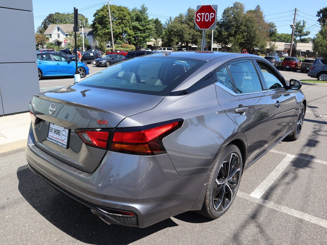 2025 Nissan Altima SR photo 3