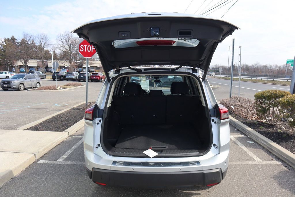 2025 Nissan Rogue SV - Photo 30
