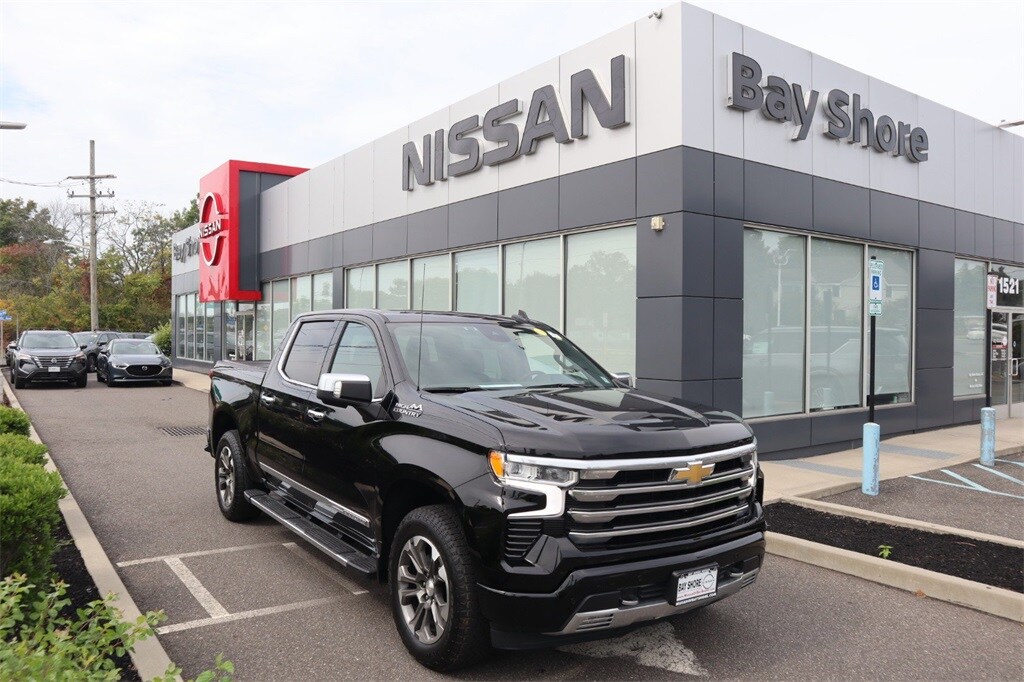 2023 Chevrolet Silverado 1500 High Country photo 2