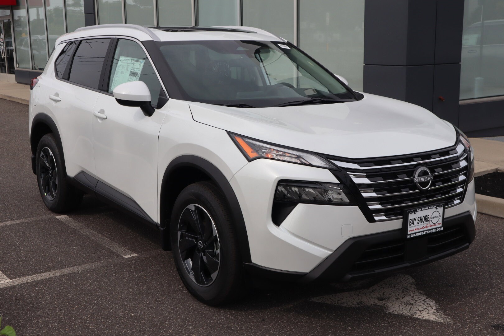 2026 Nissan Rogue SV photo 2