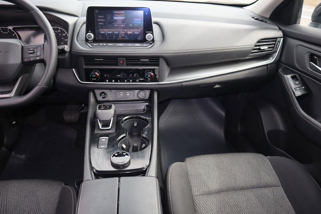 2025 Nissan Rogue SV - Photo 15