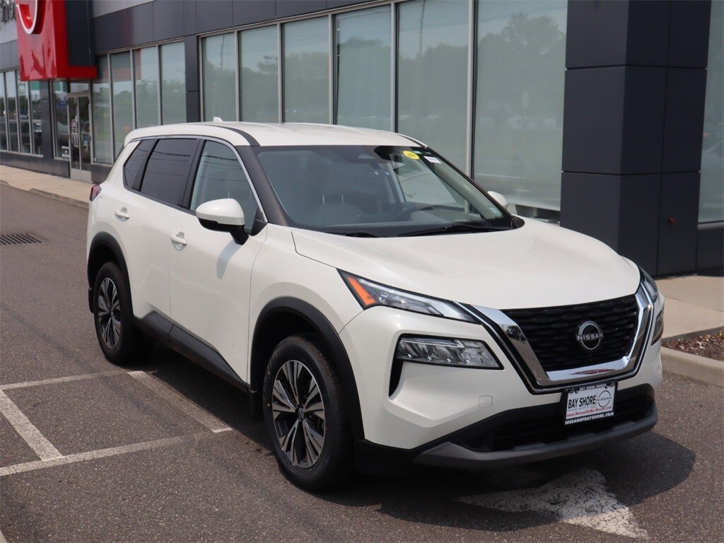 2022 Nissan Rogue SV photo 3