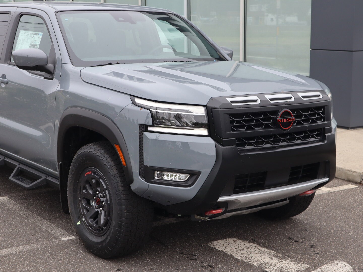2025 Nissan Frontier PRO-4X photo 4