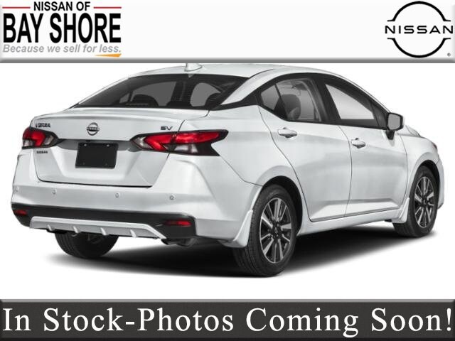 2025 Nissan Versa 1.6 SV photo 2