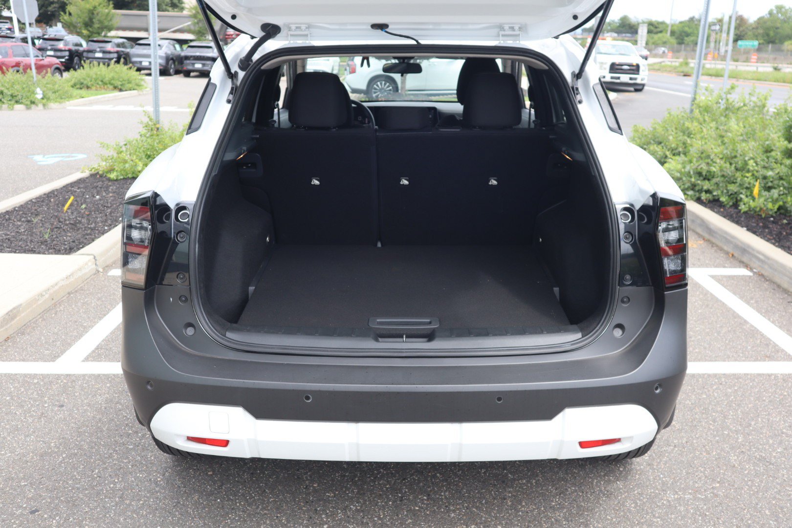 2025 Nissan Kicks SV - Photo 29