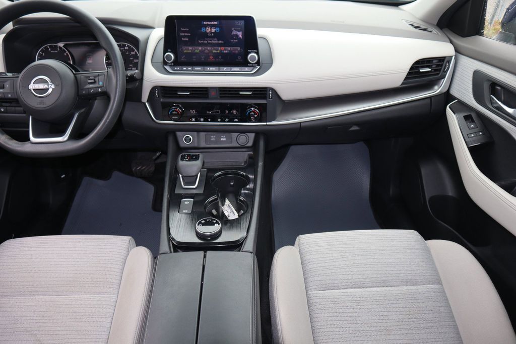 2023 Nissan Rogue SV - Photo 18