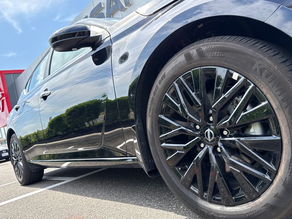 2025 Nissan Altima SV - Photo 9