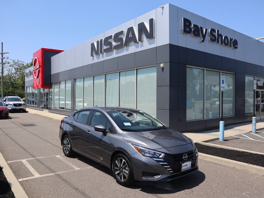 New 2025 Nissan Versa 1.6 SV Sedan