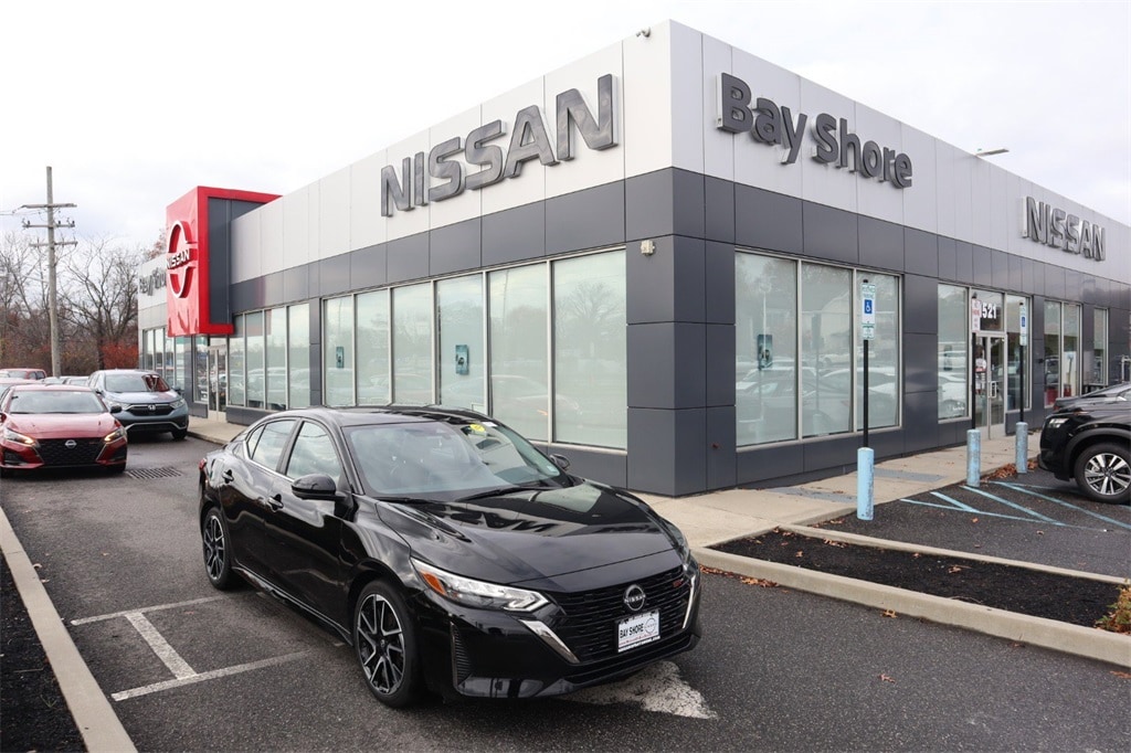 2025 Nissan Sentra SR's photo