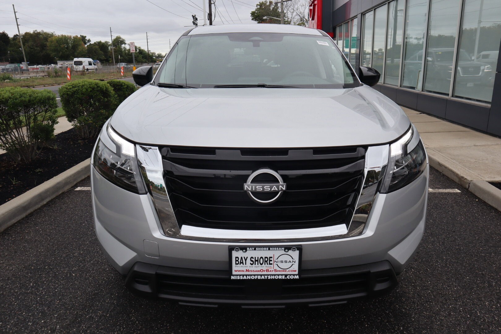 2025 Nissan Pathfinder S photo 3