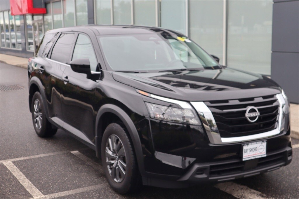 2024 Nissan Pathfinder S photo 3