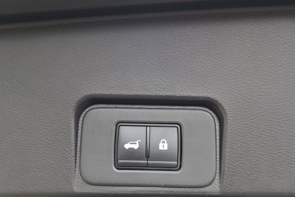 2025 Nissan Rogue SV - Photo 29