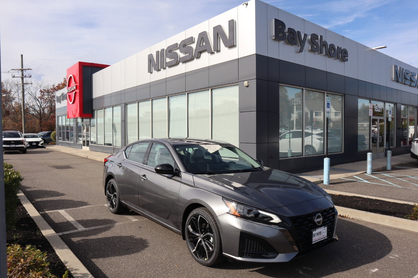 2025 Nissan Altima SR's photo