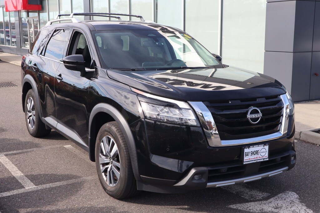 Used 2022 Nissan Pathfinder SL SUV