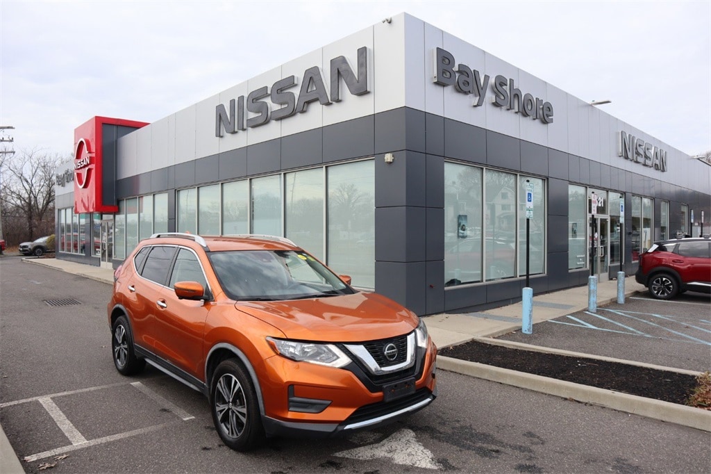 Certified 2019 Nissan Rogue SV with VIN JN8AT2MV0KW370527 for sale in Bay Shore, NY