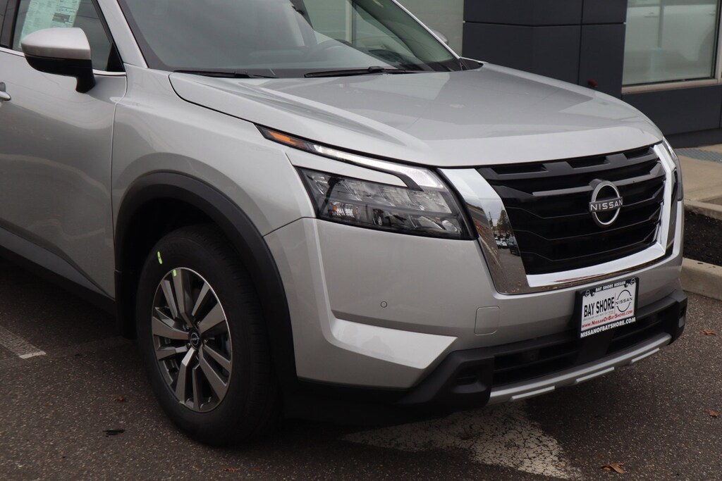 New 2025 Nissan Pathfinder SL SUV