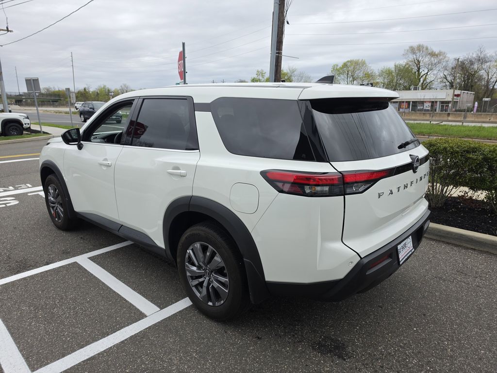 2024 Nissan Pathfinder S - Photo 8