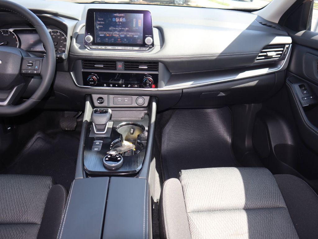 2025 Nissan Rogue SV - Photo 19