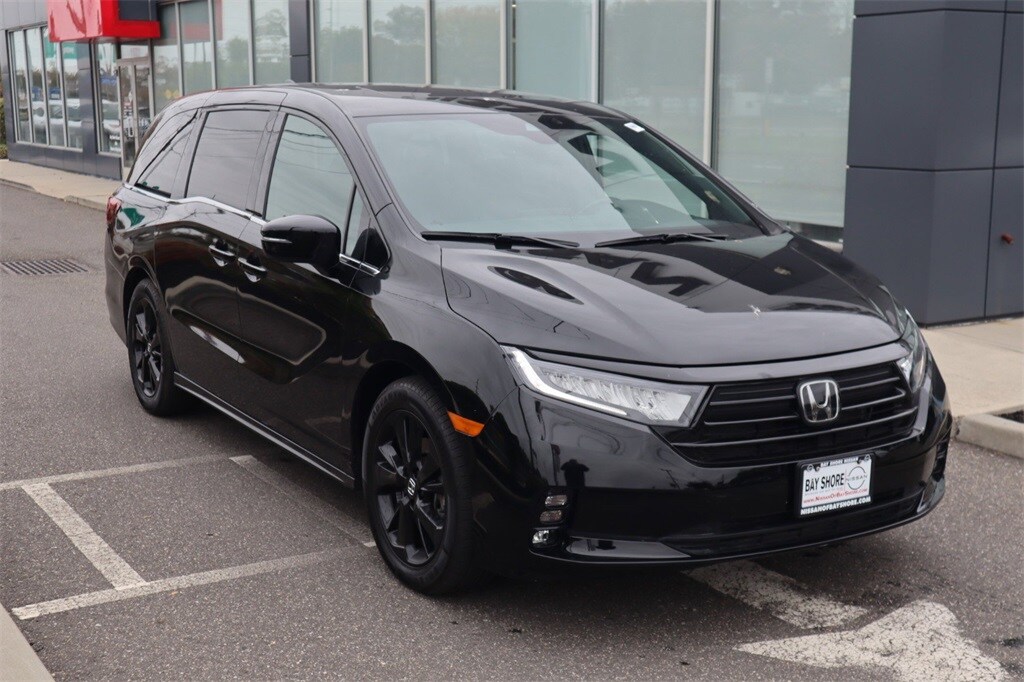 2023 Honda Odyssey Sport photo 3
