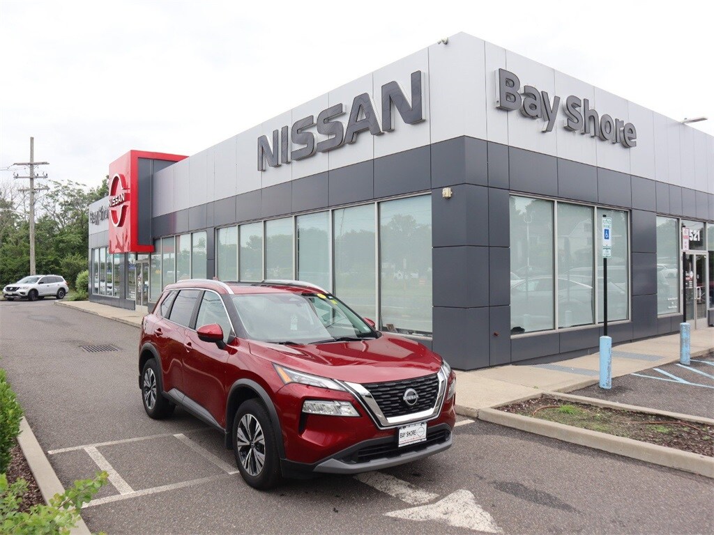 2022 Nissan Rogue SV photo 2