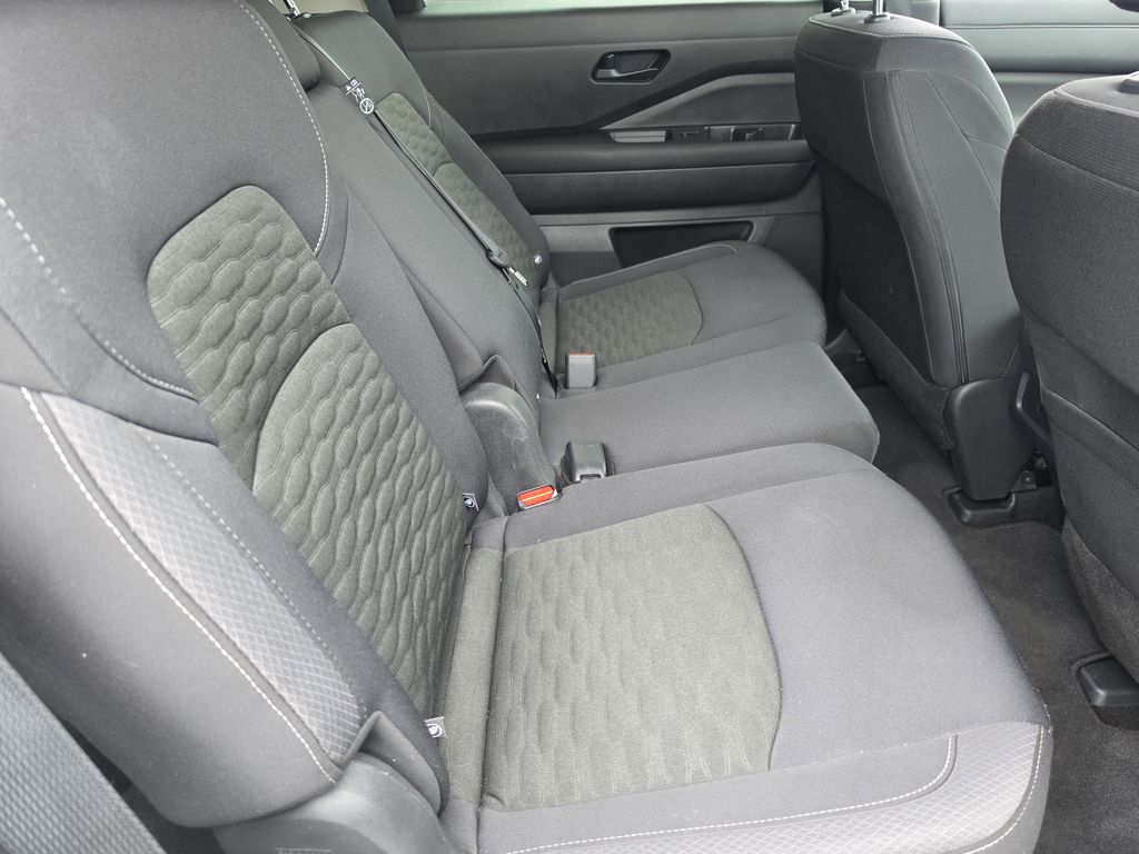 2024 Nissan Pathfinder S - Photo 29