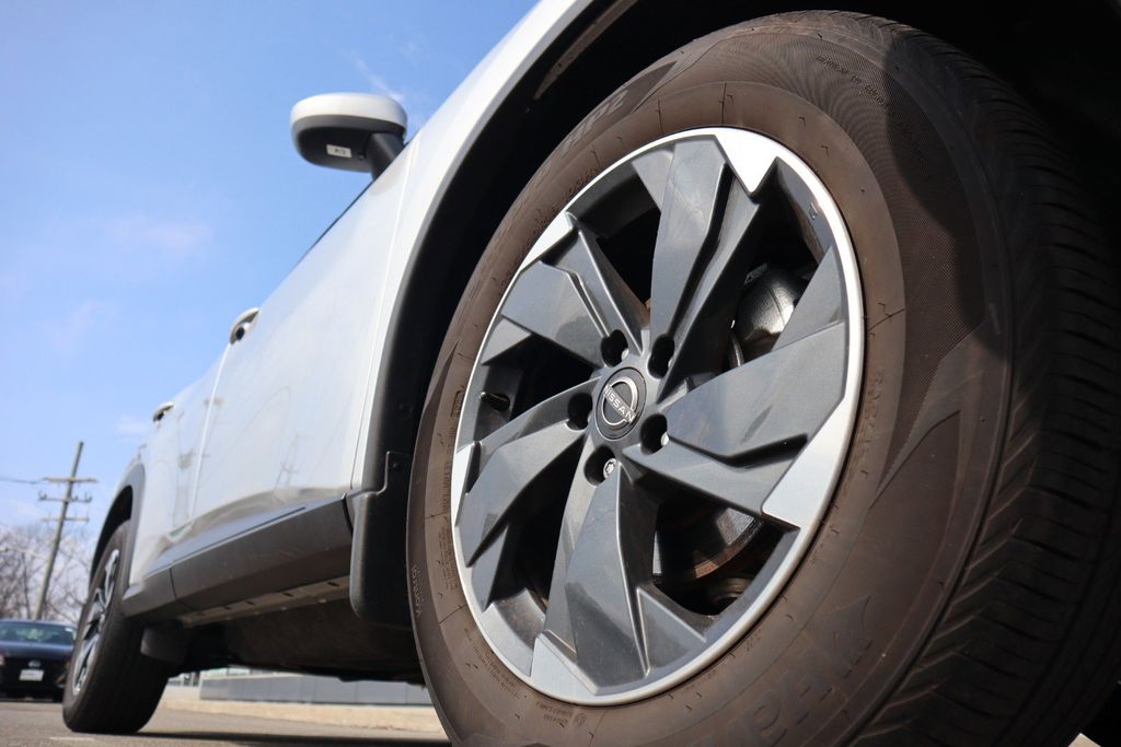 2025 Nissan Rogue SV - Photo 10